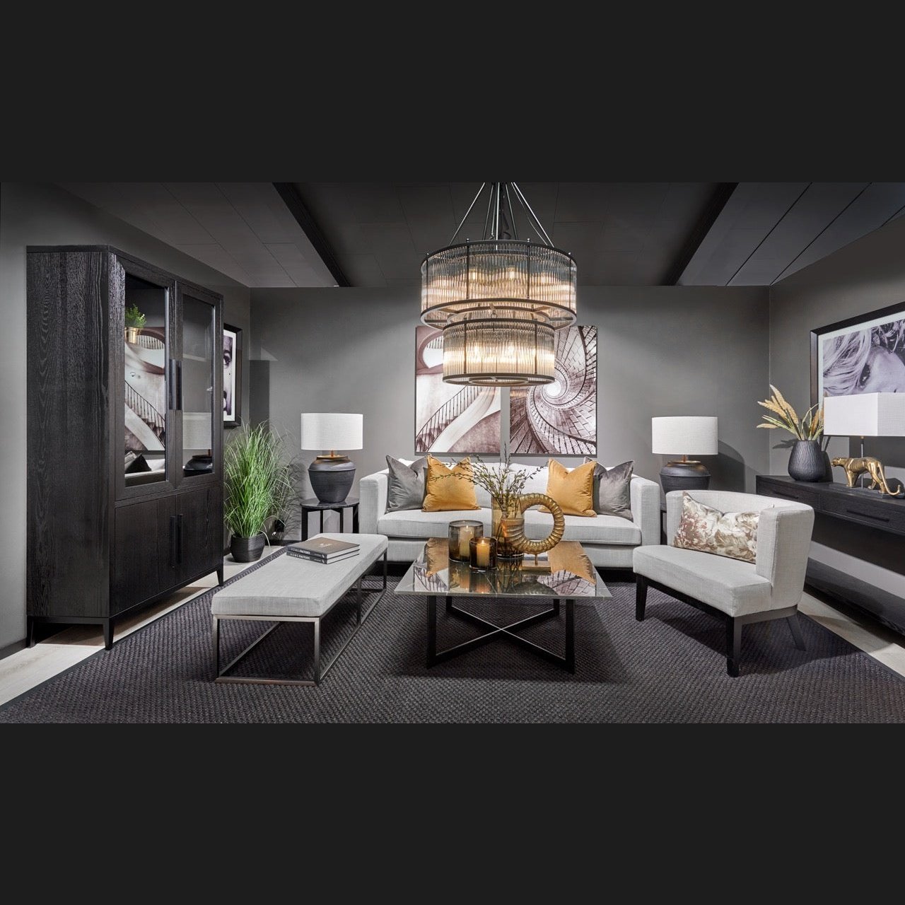 Vitrineskap Morris delte dører - Vitrineskap-Homefactory -Nordstrand Møbler og Interiør