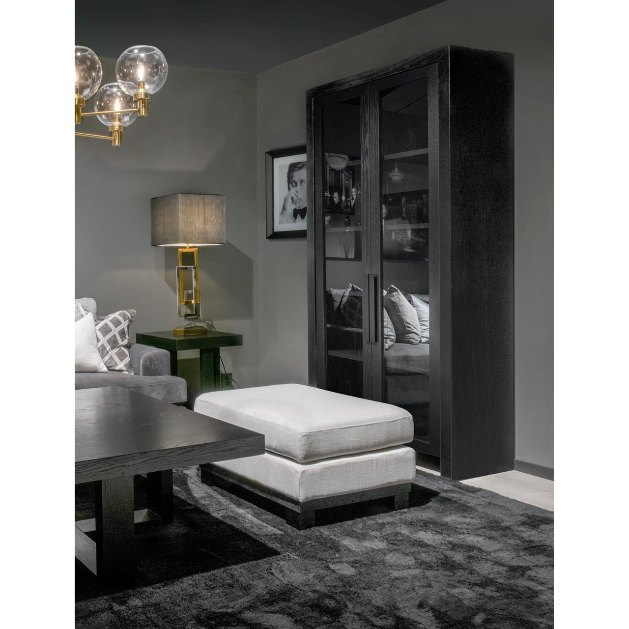 Vitrineskap Amsterdam - Vitrineskap-Homefactory -Nordstrand Møbler og Interiør