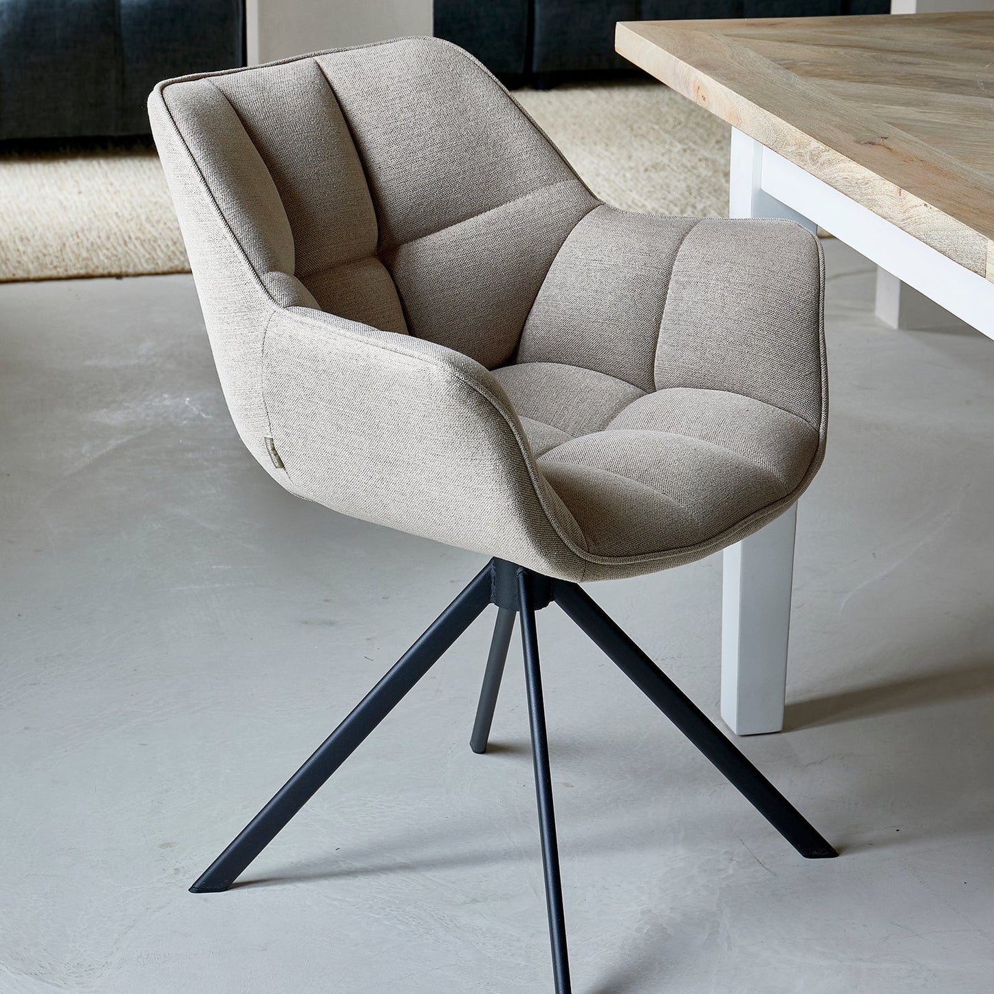 Carnaby spisestol svingbar