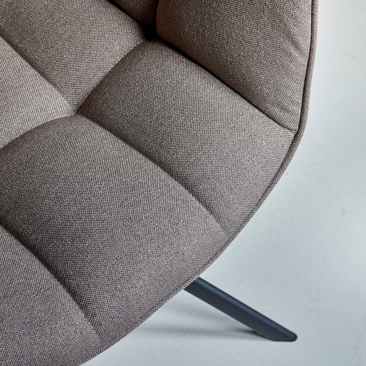 Carnaby spisestol svingbar