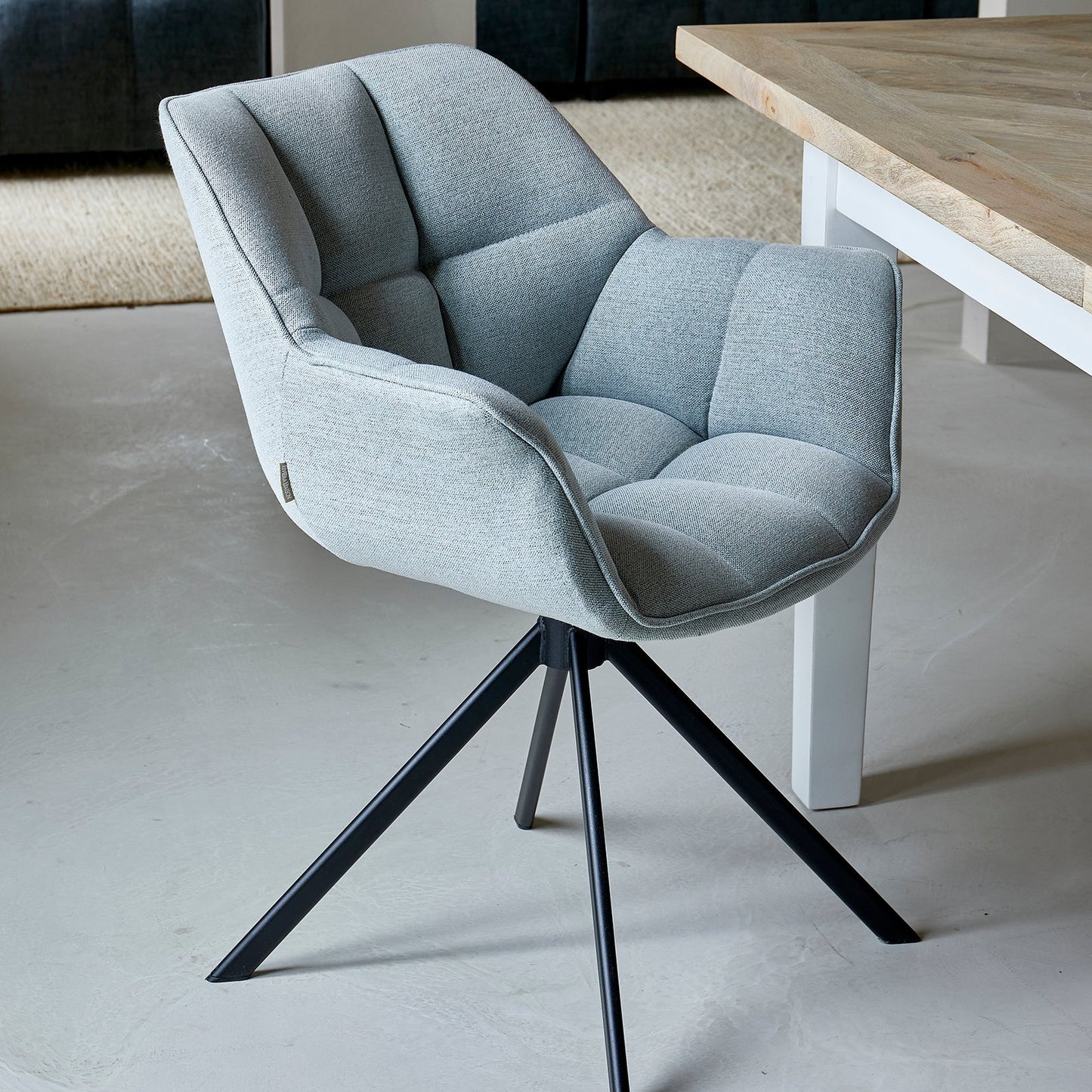 Carnaby spisestol svingbar