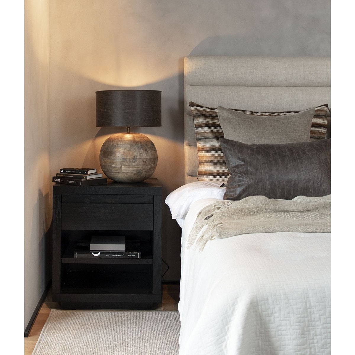 COLT medium - Bordlampe-Artwood -Nordstrand Møbler og Interiør