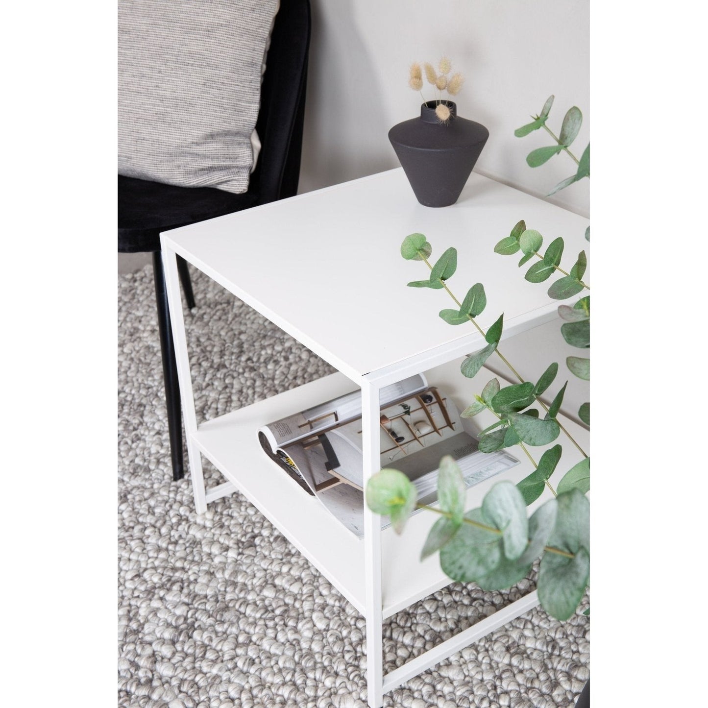 Staal sidebord med hylle